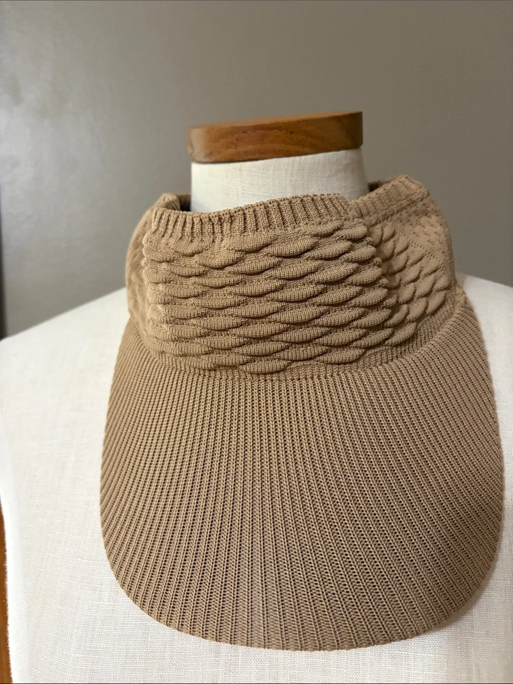 2 stretchy Knit Visors tan/Camel and light gray